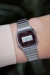 CASIO LA670WA-4DF RETRO DİJİTAL KADIN KOL SAATİ